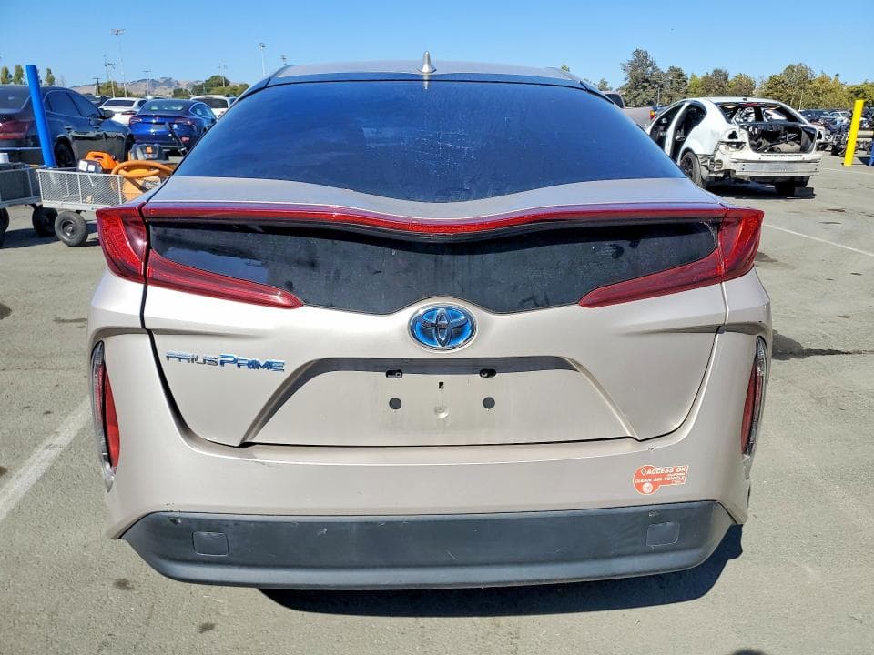 2017 TOYOTA PRIUS PRIME PREMIUM 6