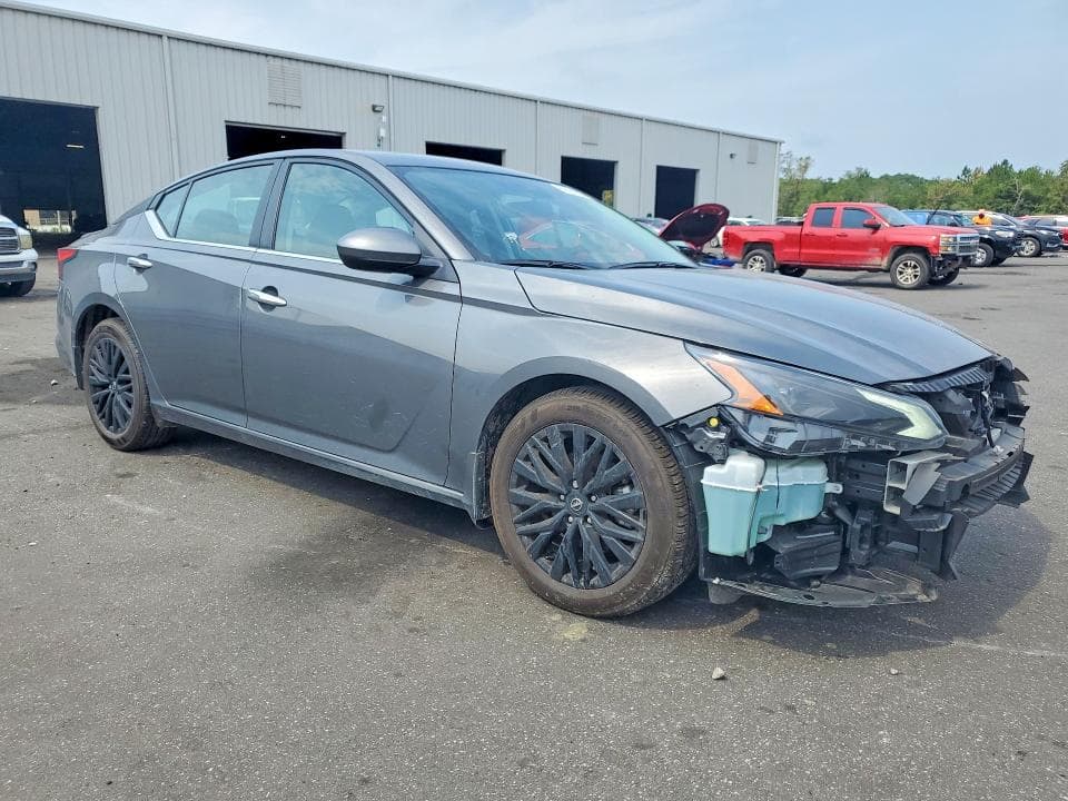 2025 NISSAN ALTIMA SV 4