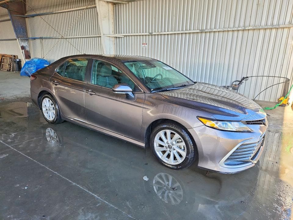2023 TOYOTA CAMRY LE 4