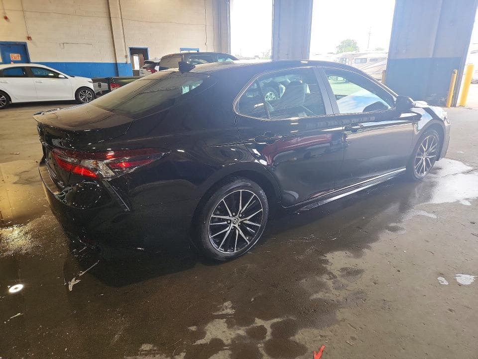 2024 TOYOTA CAMRY HYBRID SE 3