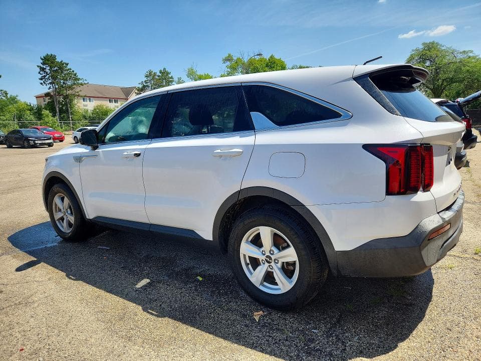2022 KIA SORENTO LX 2