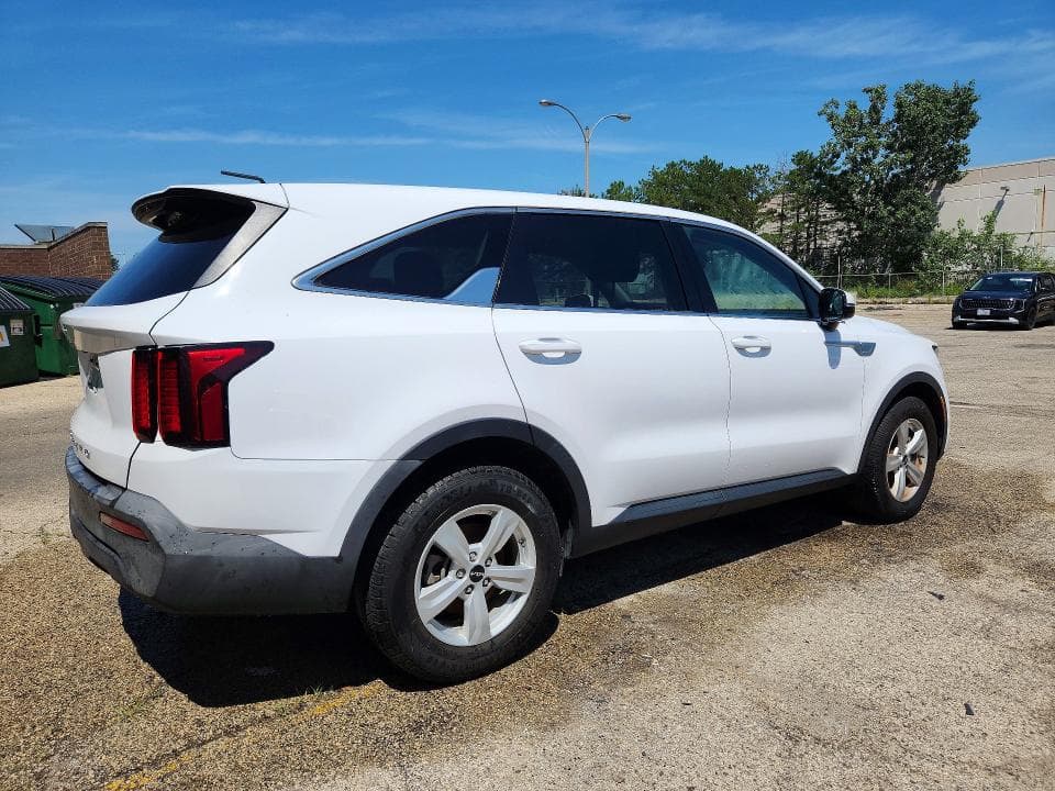 2022 KIA SORENTO LX 3
