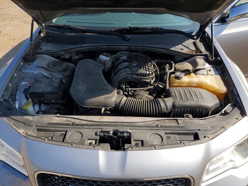 2017 CHRYSLER 300C 11