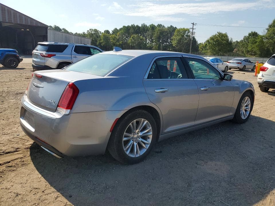 2017 CHRYSLER 300C 3