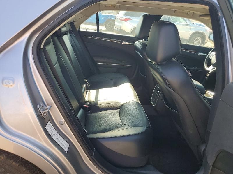 2017 CHRYSLER 300C 10