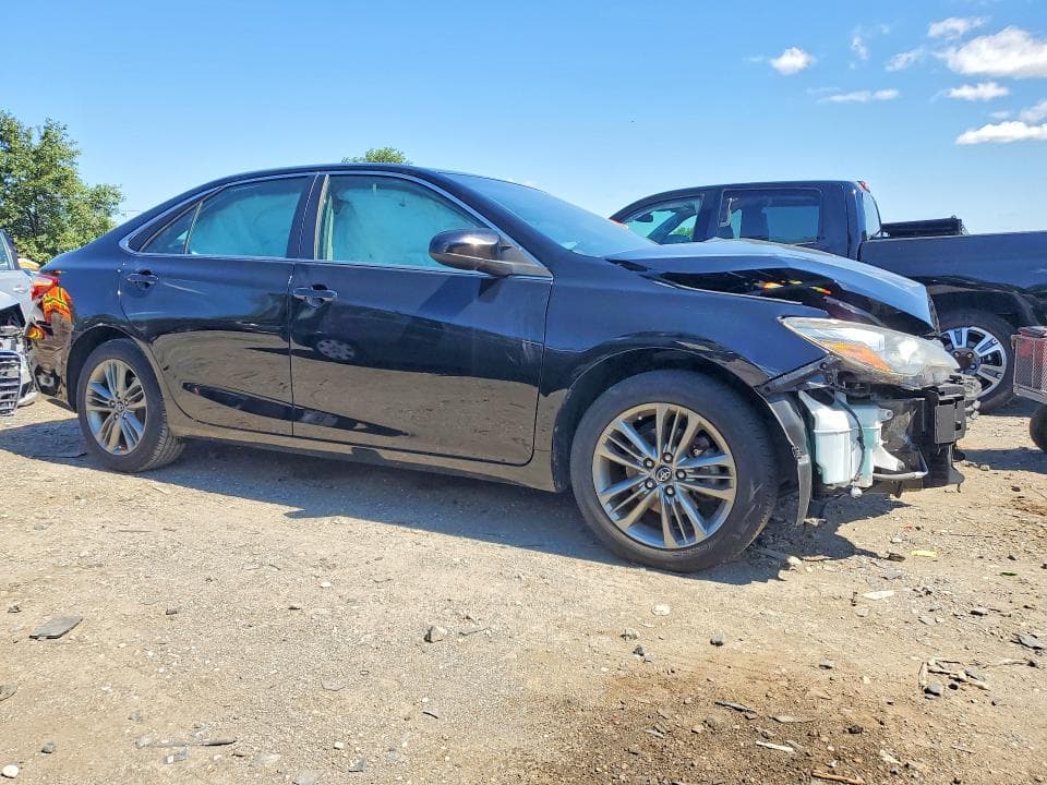 2017 TOYOTA CAMRY SE 4