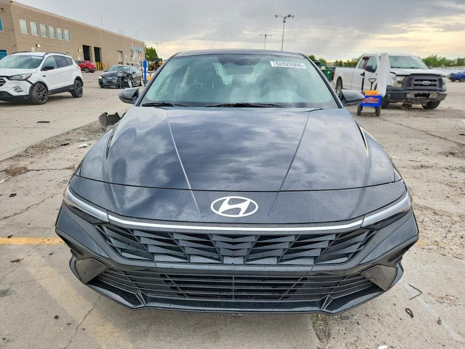2025 HYUNDAI ELANTRA SE 5