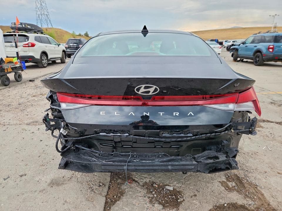 2025 HYUNDAI ELANTRA SE 6
