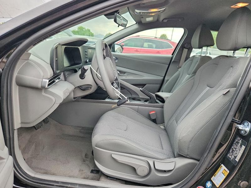 2025 HYUNDAI ELANTRA SE 7