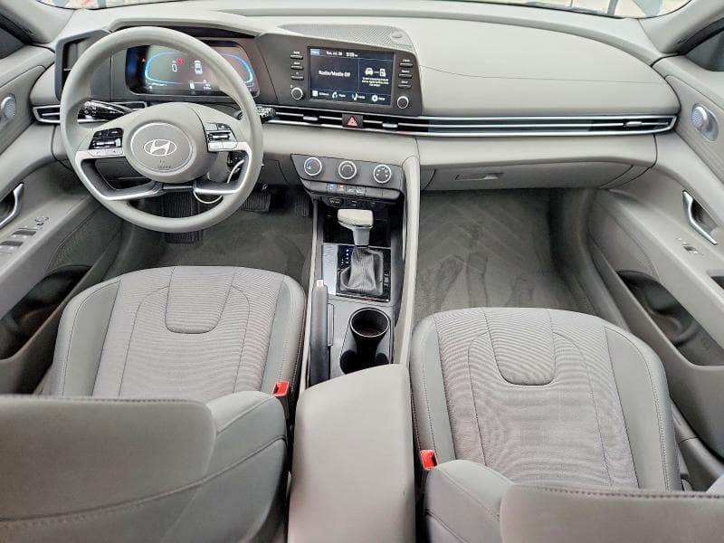 2025 HYUNDAI ELANTRA SE 8