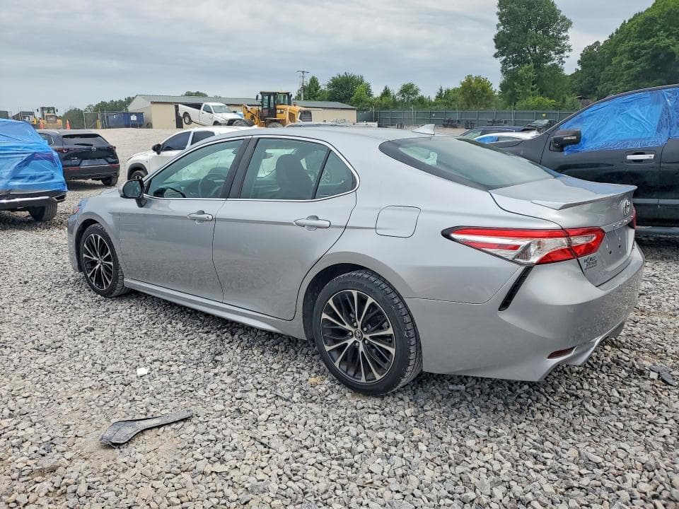 2020 TOYOTA CAMRY SE 2