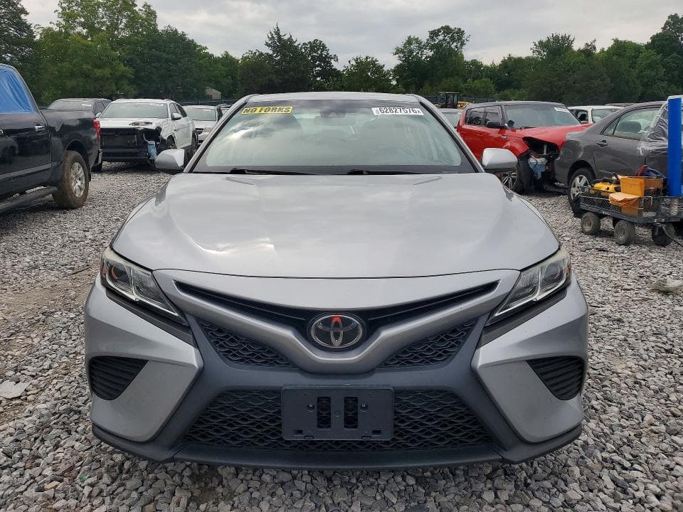 2020 TOYOTA CAMRY SE 5