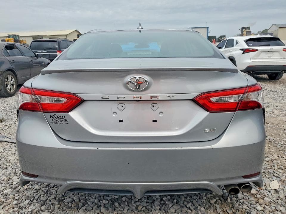 2020 TOYOTA CAMRY SE 6