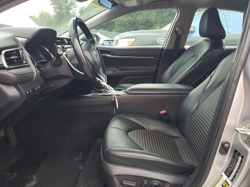 2020 TOYOTA CAMRY SE 7