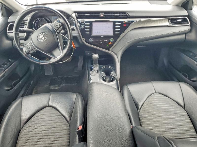 2020 TOYOTA CAMRY SE 8