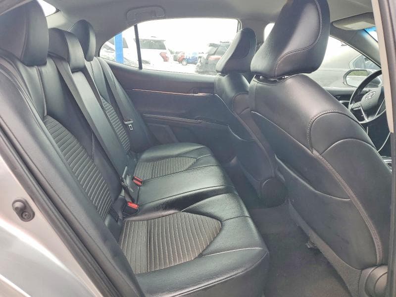2020 TOYOTA CAMRY SE 10