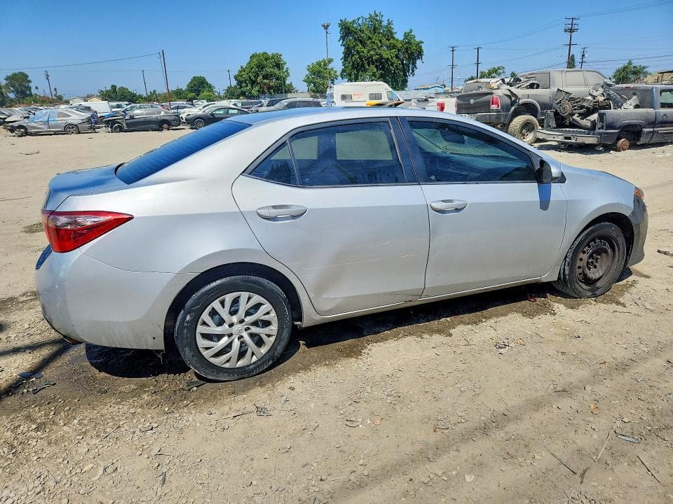 2017 TOYOTA COROLLA LE 3