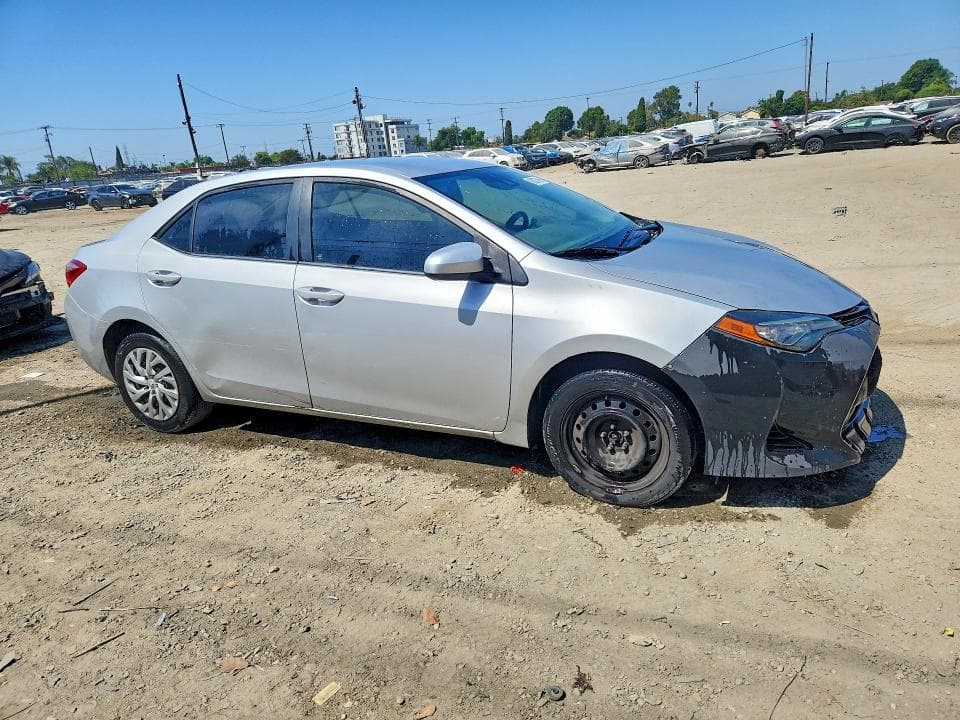 2017 TOYOTA COROLLA LE 4