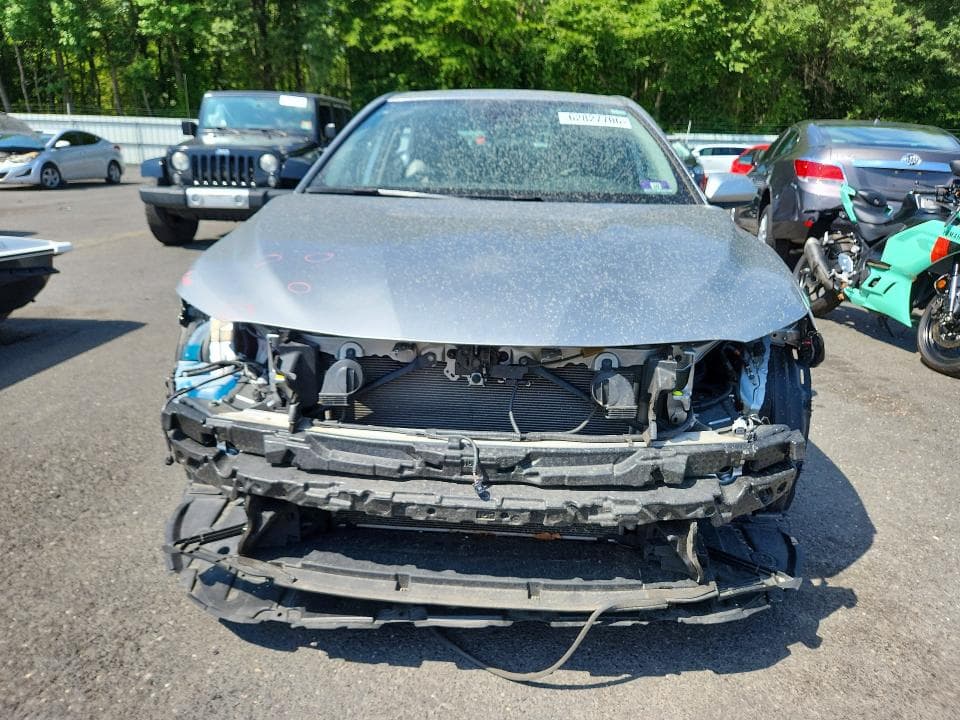 2019 TOYOTA CAMRY SE 5