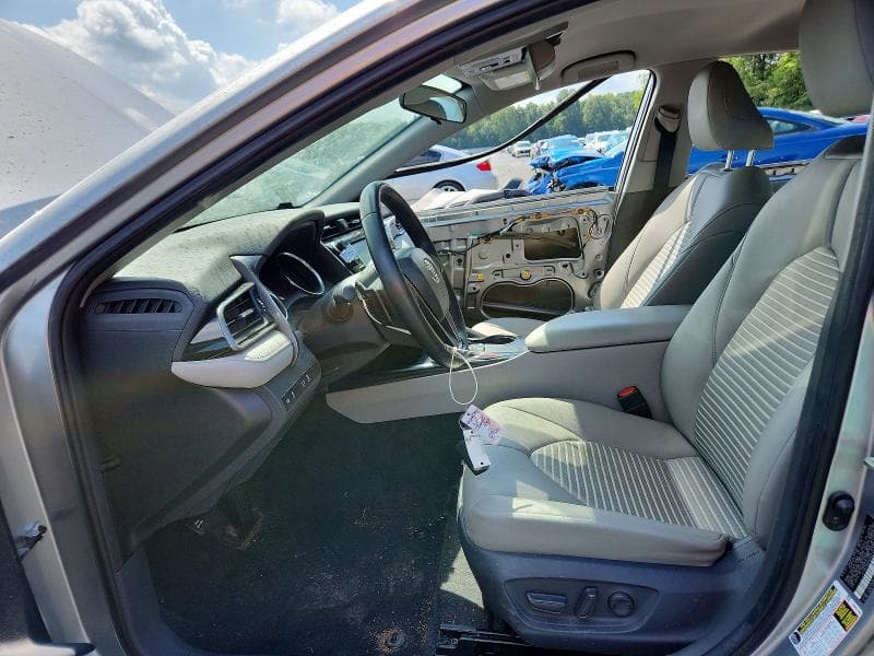 2019 TOYOTA CAMRY SE 7