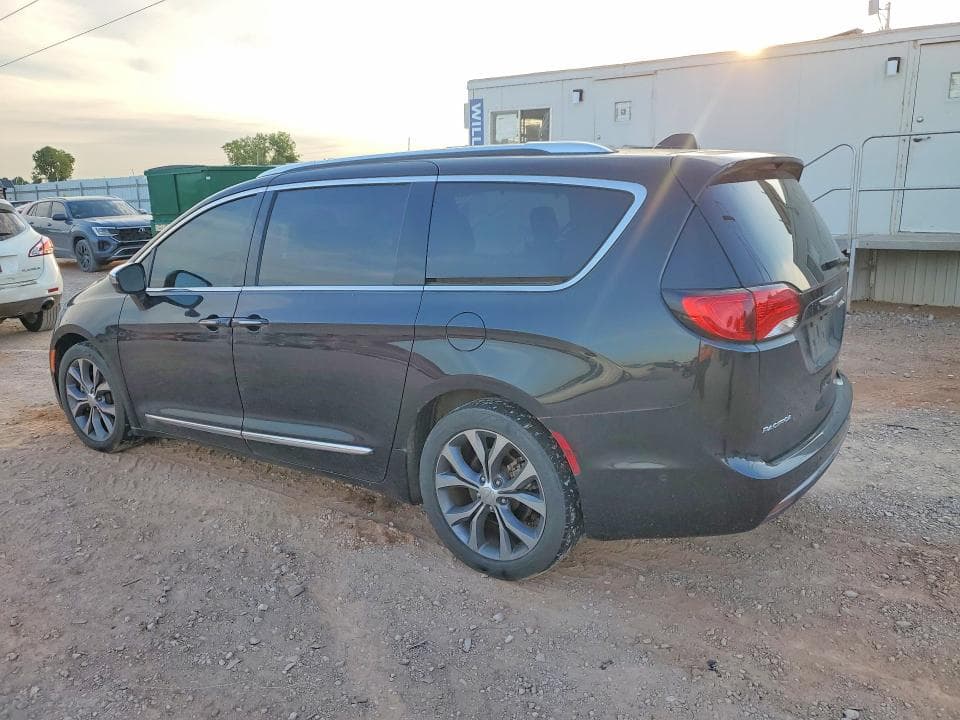 2017 CHRYSLER PACIFICA LIMITED 2