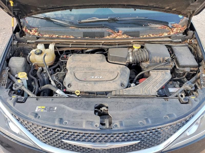 2017 CHRYSLER PACIFICA LIMITED 12
