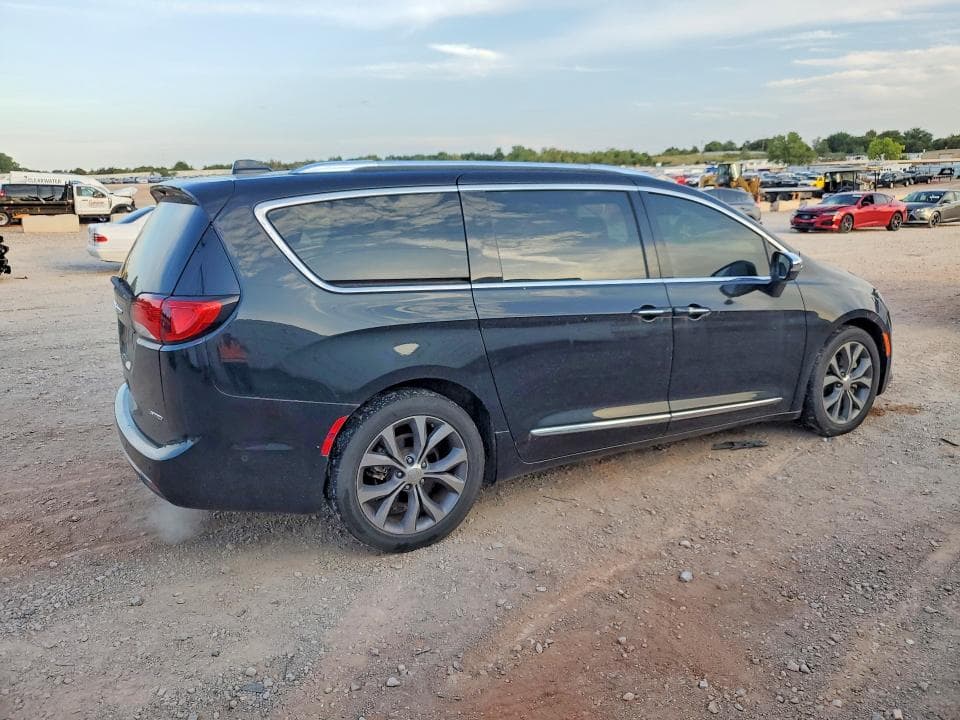 2017 CHRYSLER PACIFICA LIMITED 3