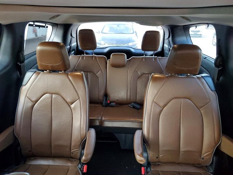 2017 CHRYSLER PACIFICA LIMITED 10