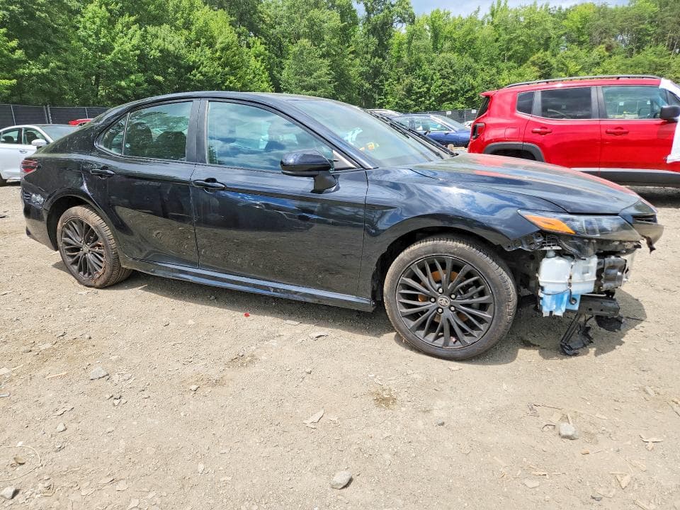 2021 TOYOTA CAMRY SE NIGHTSHADE 4