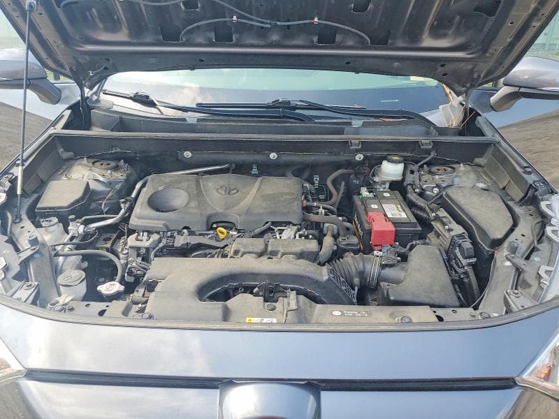 2019 TOYOTA RAV4 XLE 12