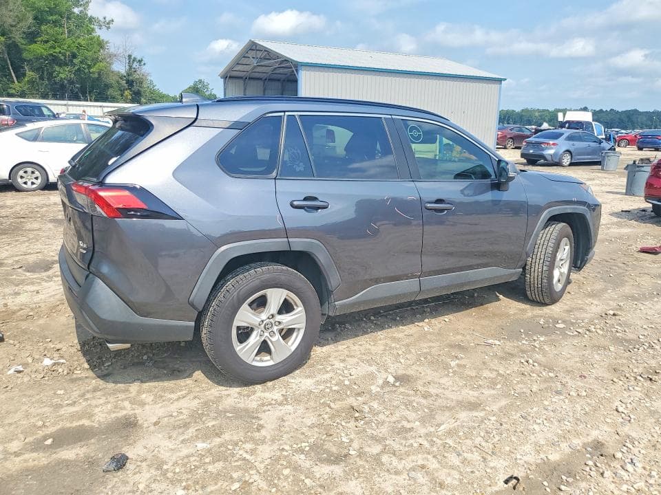 2019 TOYOTA RAV4 XLE 3
