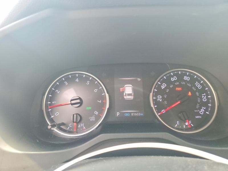 2019 TOYOTA RAV4 XLE 9