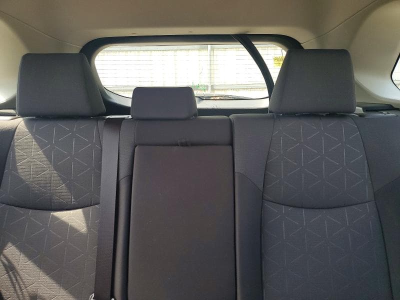 2019 TOYOTA RAV4 XLE 10