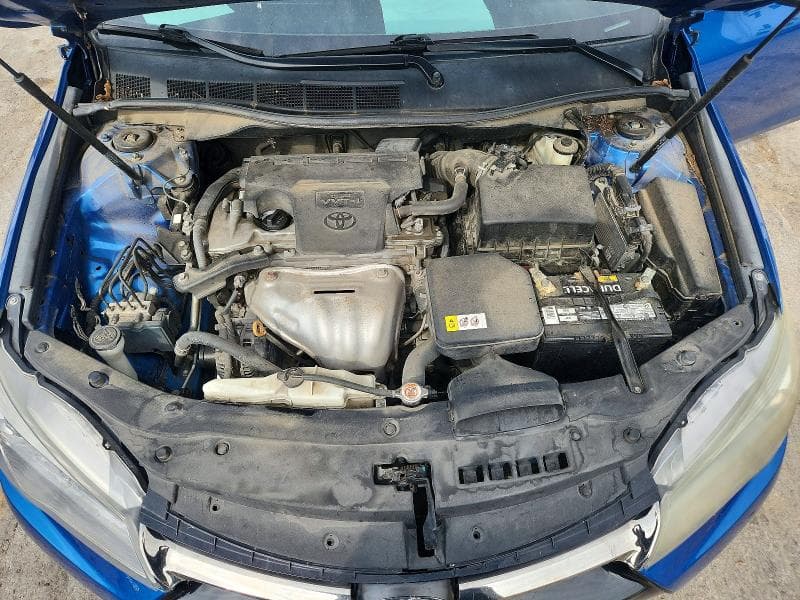 2017 TOYOTA CAMRY SE 11