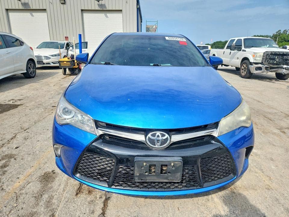 2017 TOYOTA CAMRY SE 5