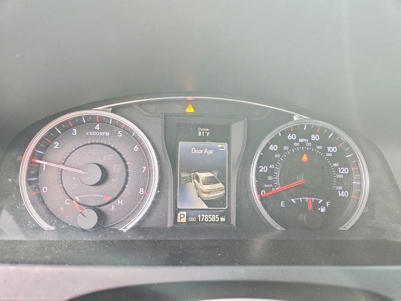 2017 TOYOTA CAMRY SE 9