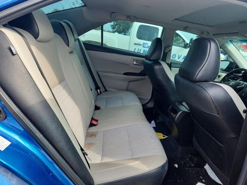 2017 TOYOTA CAMRY SE 10
