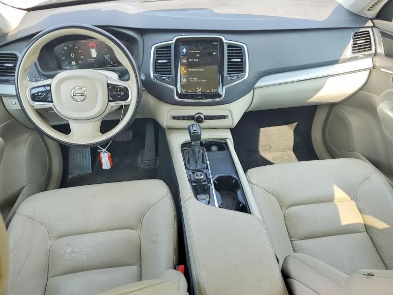 2022 VOLVO XC90 T5 MOMENTUM 8
