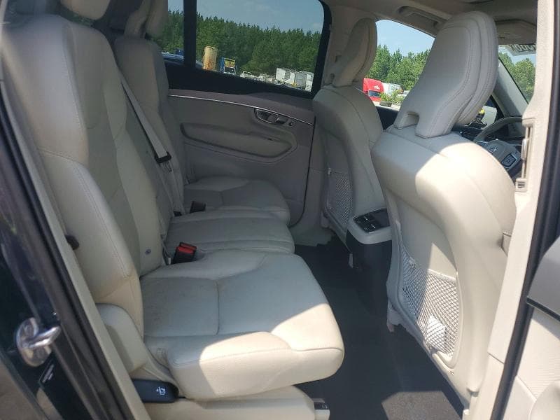 2022 VOLVO XC90 T5 MOMENTUM 10