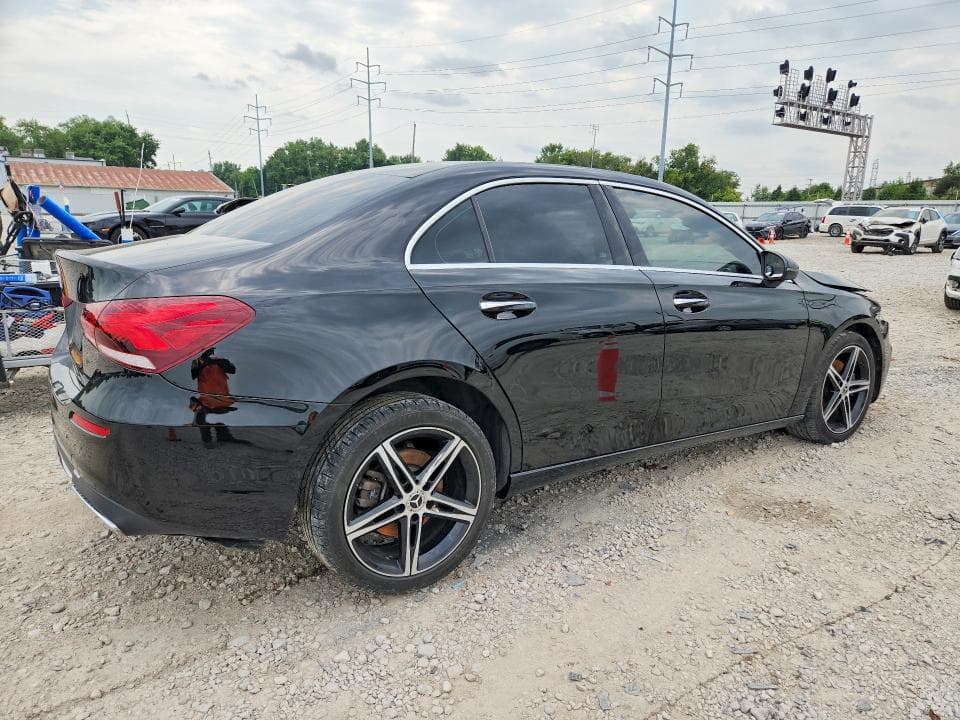 2019 MERCEDES-BENZ A 220 4MATIC 3