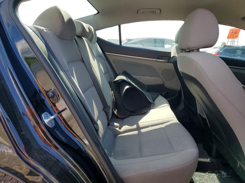 2018 HYUNDAI ELANTRA SEL 10