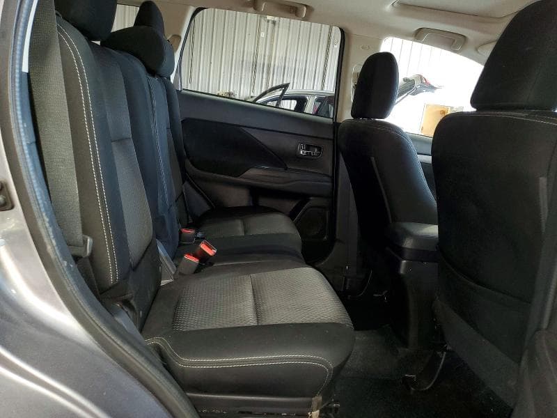 2017 MITSUBISHI OUTLANDER SE 11