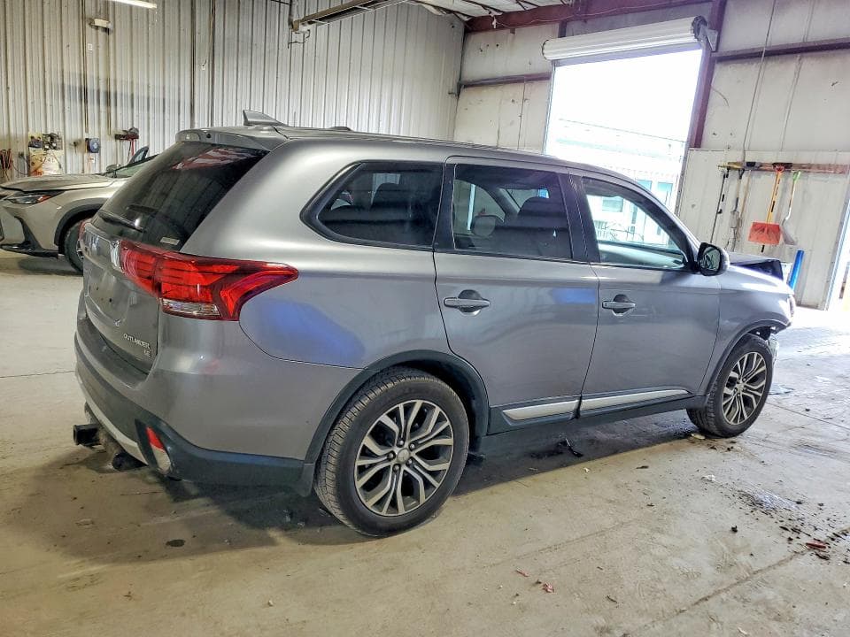 2017 MITSUBISHI OUTLANDER SE 3