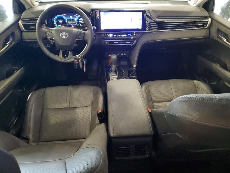 2025 TOYOTA CAMRY XLE 8