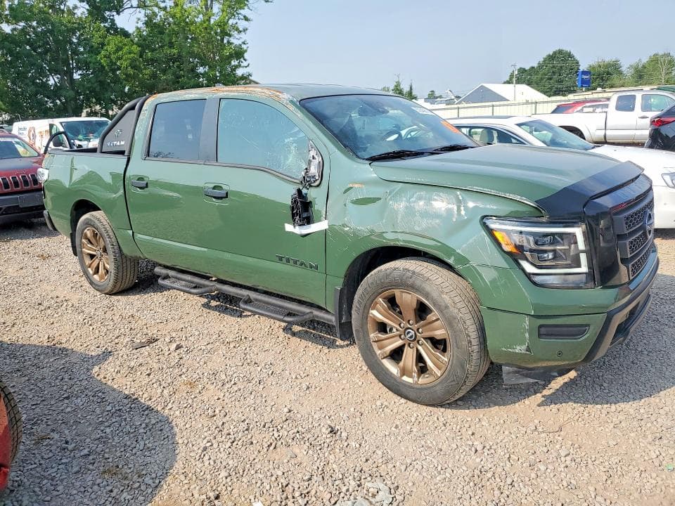 2024 NISSAN TITAN SV 4