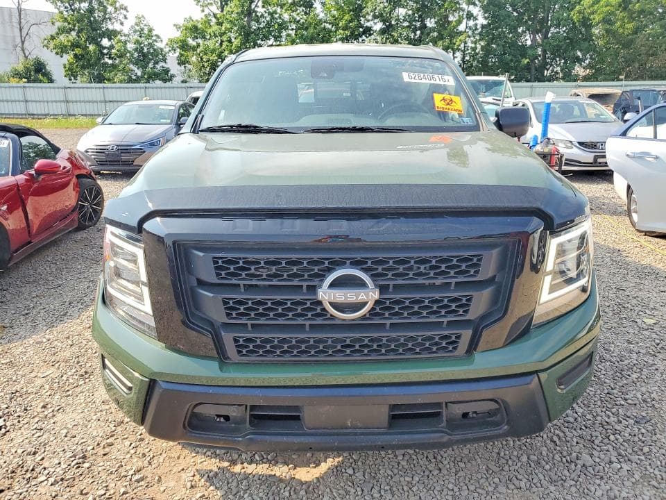 2024 NISSAN TITAN SV 5