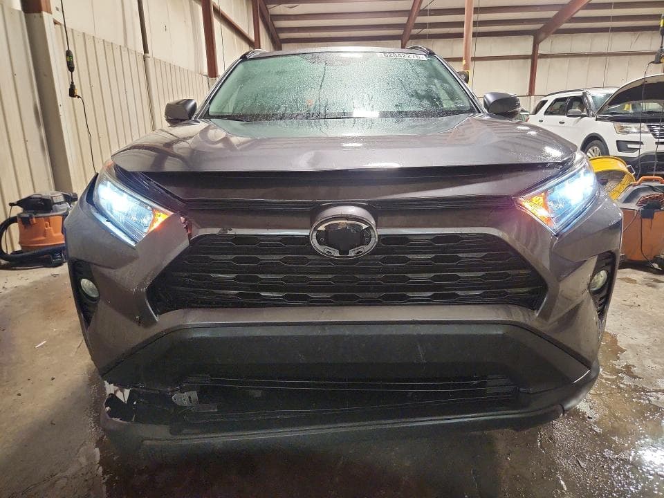 2021 TOYOTA RAV4 XLE 5