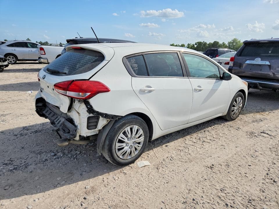 2017 KIA FORTE5 LX 3