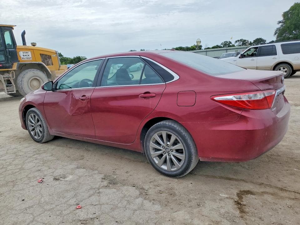 2017 TOYOTA CAMRY XLE 2