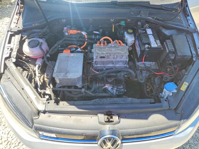 2019 VOLKSWAGEN E-GOLF SE 11